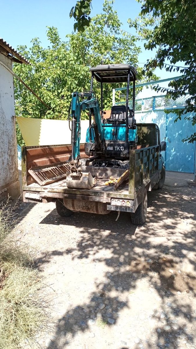 EKISKAVATIR SOTILADI MOSHNASI BILAN — O'zbekiston